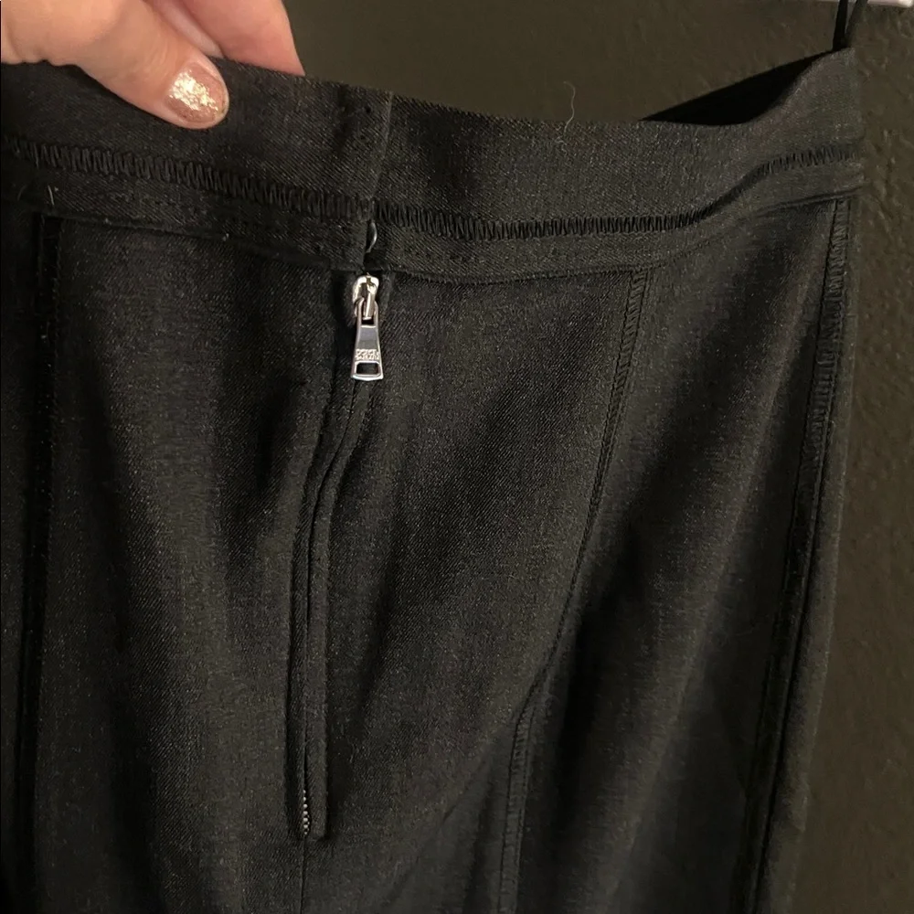 ๐ 1 hour sale. Dolce & Gabbana, EU 40 US 4, Classic Black Pencil Skirt - Picture 9 of 16